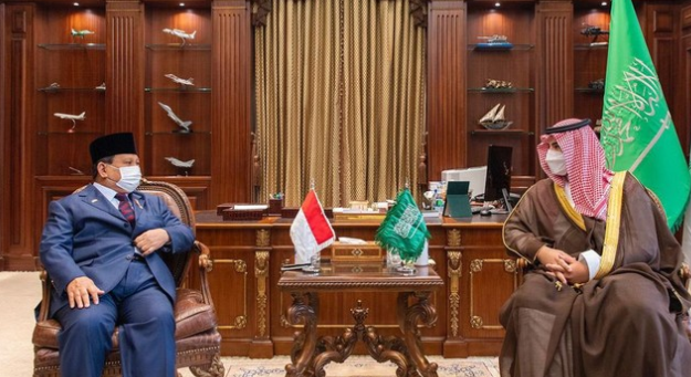 Ini yang Dibahas Prabowo Saat Bertemu Wamenhan Arab Saudi...